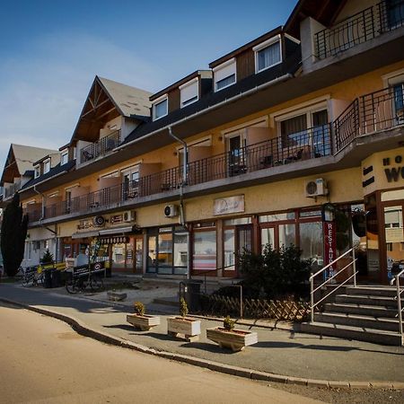 Wolf Hotel Sarvar Exterior photo