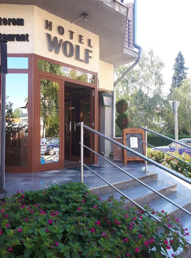 Wolf Hotel Sarvar Exterior photo